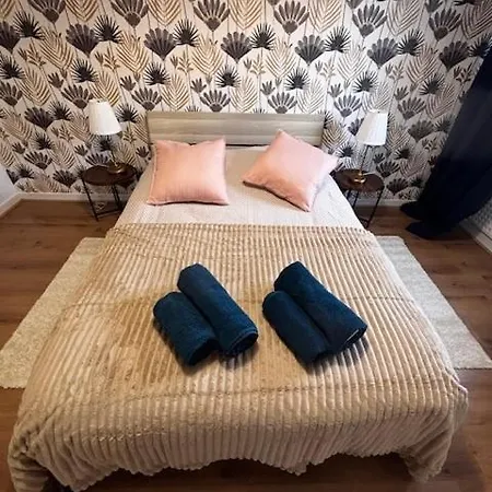 Cosy F2 Centre