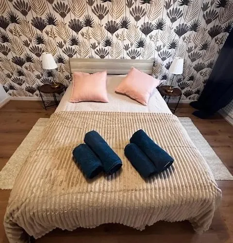 Cosy F2 Centre